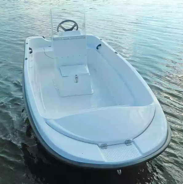 Стеклопластиковая лодка Пингвин с консолью (тримаран) в Пушкино