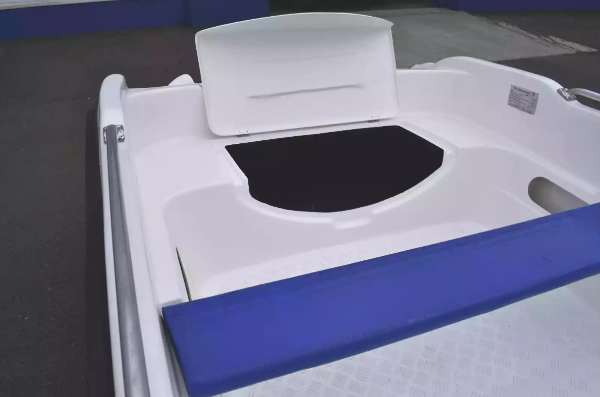 Стеклопластиковая лодка Пингвин New (тримаран) в Пушкино