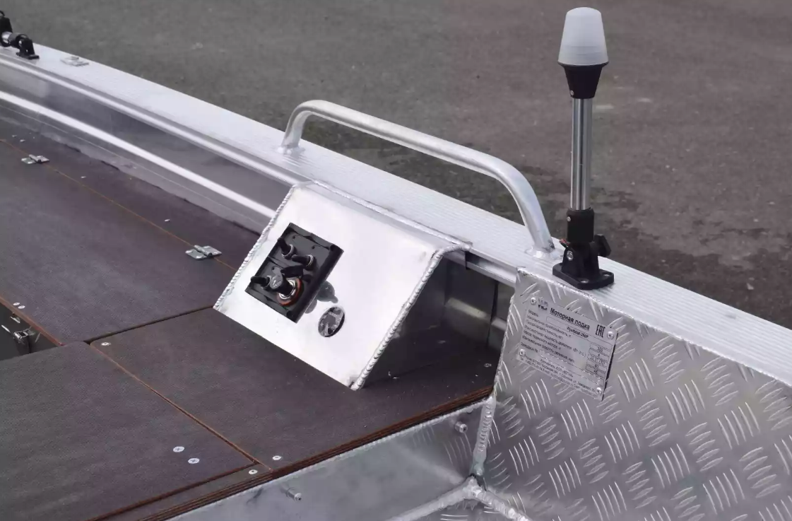 Алюминиевая лодка Wyatboat-390РМ в Пушкино