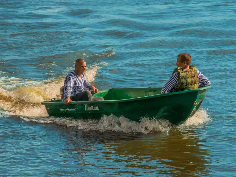 Стеклопластиковая лодка Neman-340 (тримаран) в Пушкино