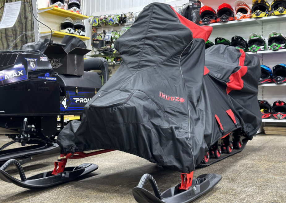 Чехол транспорт. снегохода IKUDZO HUNTER черно-красный Оксфорд ПРЕМИУМ качества с лого IKUDZO в Пушкино