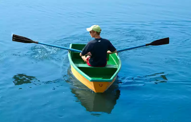 Стеклопластиковая лодка Малютка в Пушкино