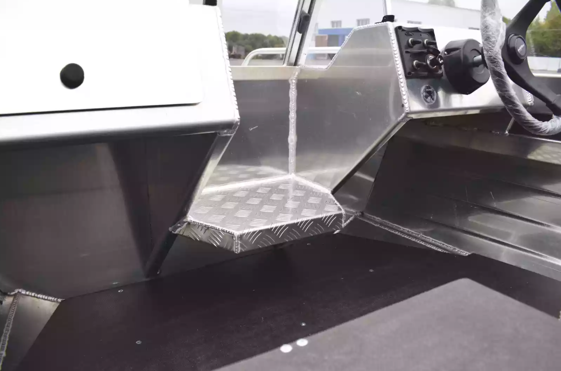 Алюминиевая лодка  Neman-400 PRO в Пушкино