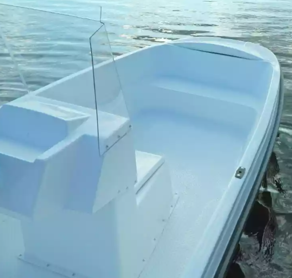 Стеклопластиковая лодка Пингвин с консолью (тримаран) в Пушкино