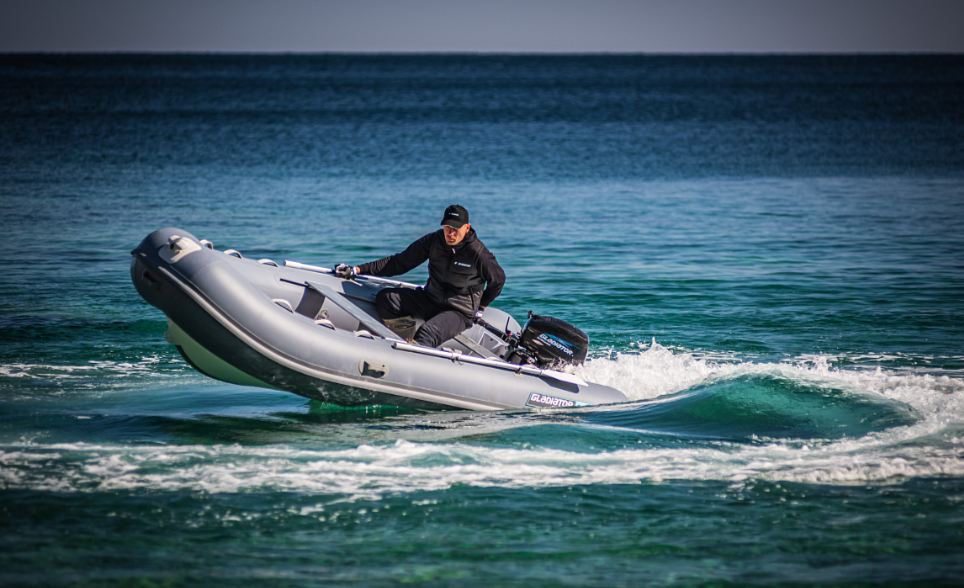 Лодка GLADIATOR RIB380AL в Пушкино