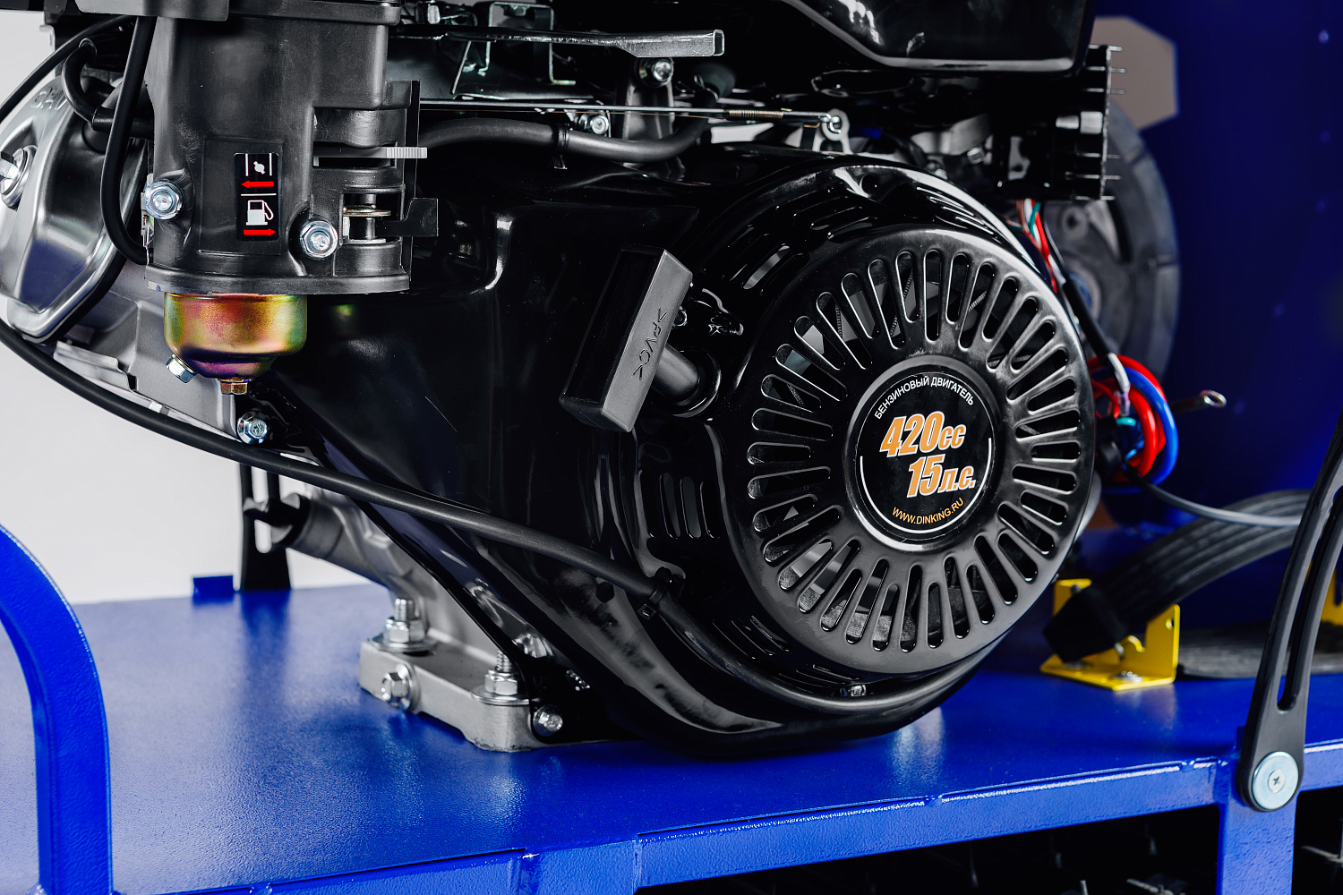 Мотобуксировщик SNOW DOG 17 с эл. запуском (DINKING) в Пушкино